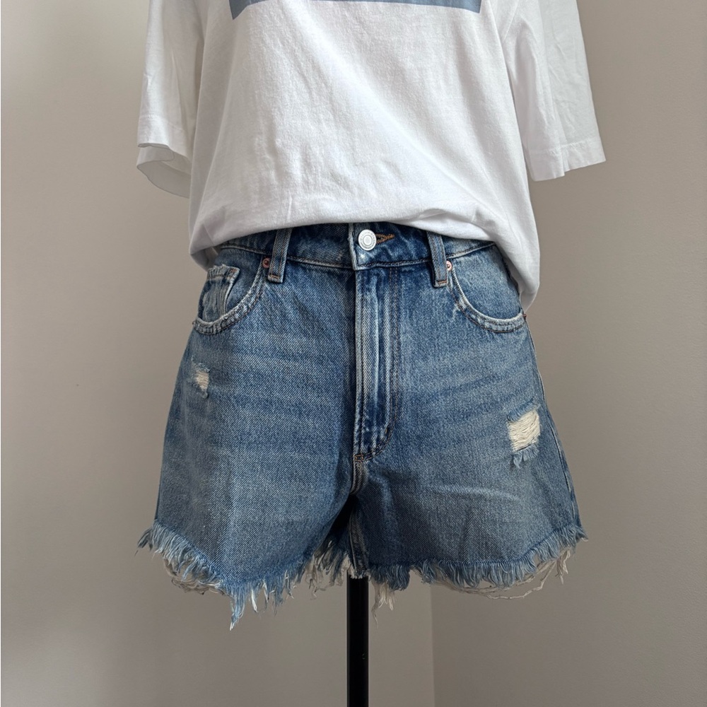 Dynamite Denim Blue Distressed Women's Shorts with Rips Size 26